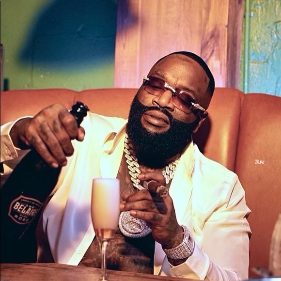 Meet your Posher, Woodley - Picture 1 of 1